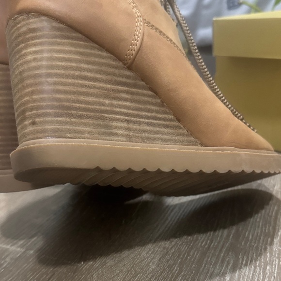 Dolce Vita Tan Wedge Boots - Picture 6 of 13